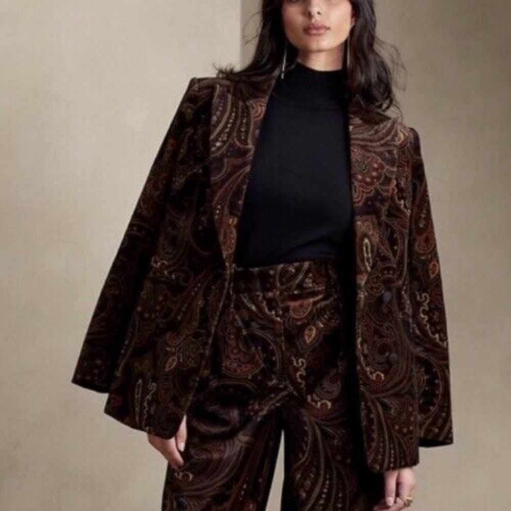 Banana Republic Velour Velvet Boho Paisley Print Blazer size 2